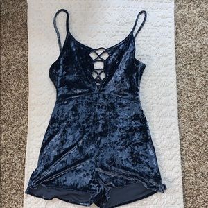 Pacsun Blue velvet romper it’s adjustable